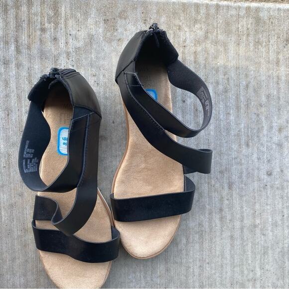 Women's Black Strappy Sandals size 10 wide width platform - Picture 8 of 8